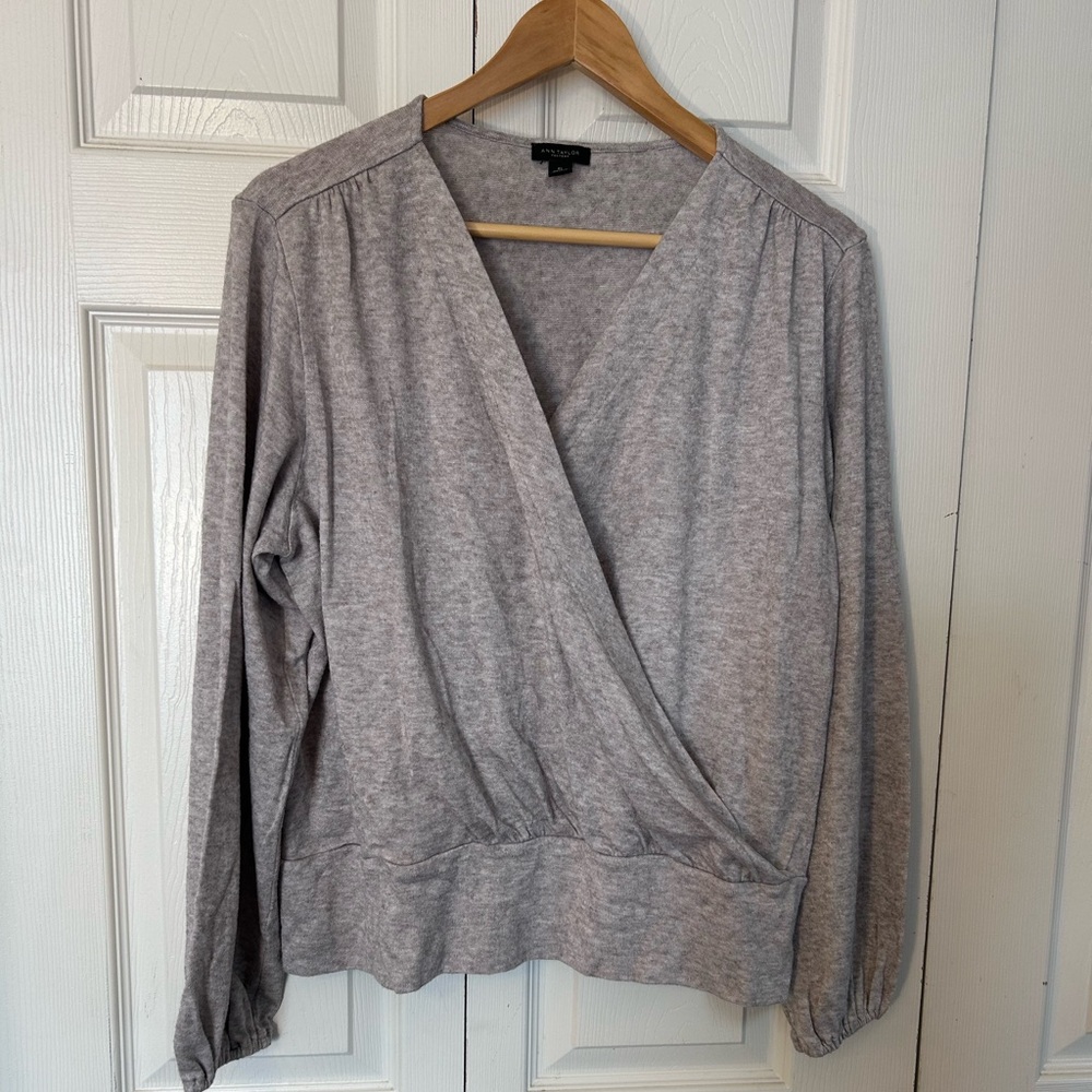 Ann Taylor Heathered Gray Knit Top‎